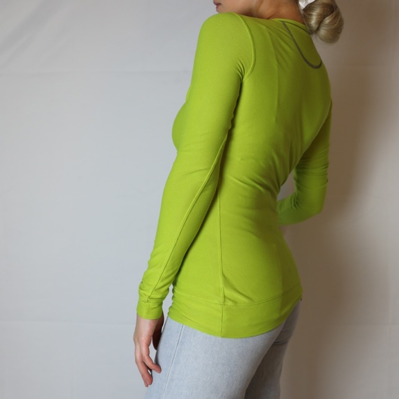 FREE Under armour lime green long sleeve - Picture 5 of 5